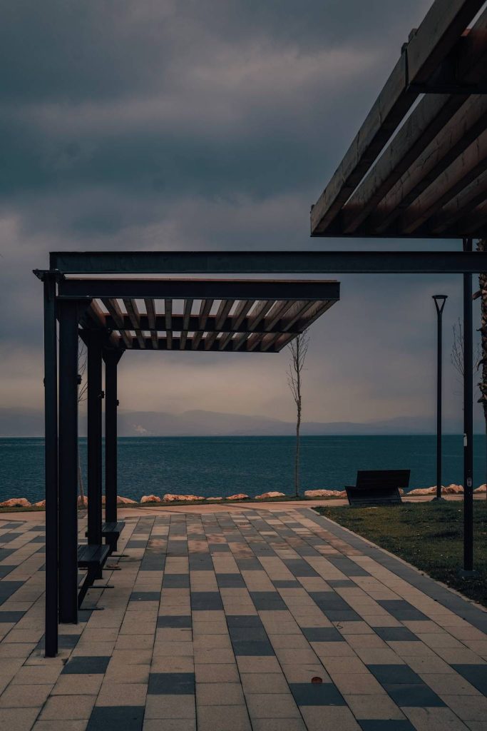 Pergola bioclimatique aux sables d'olonne : comment profiter de votre extérieur toute l'année